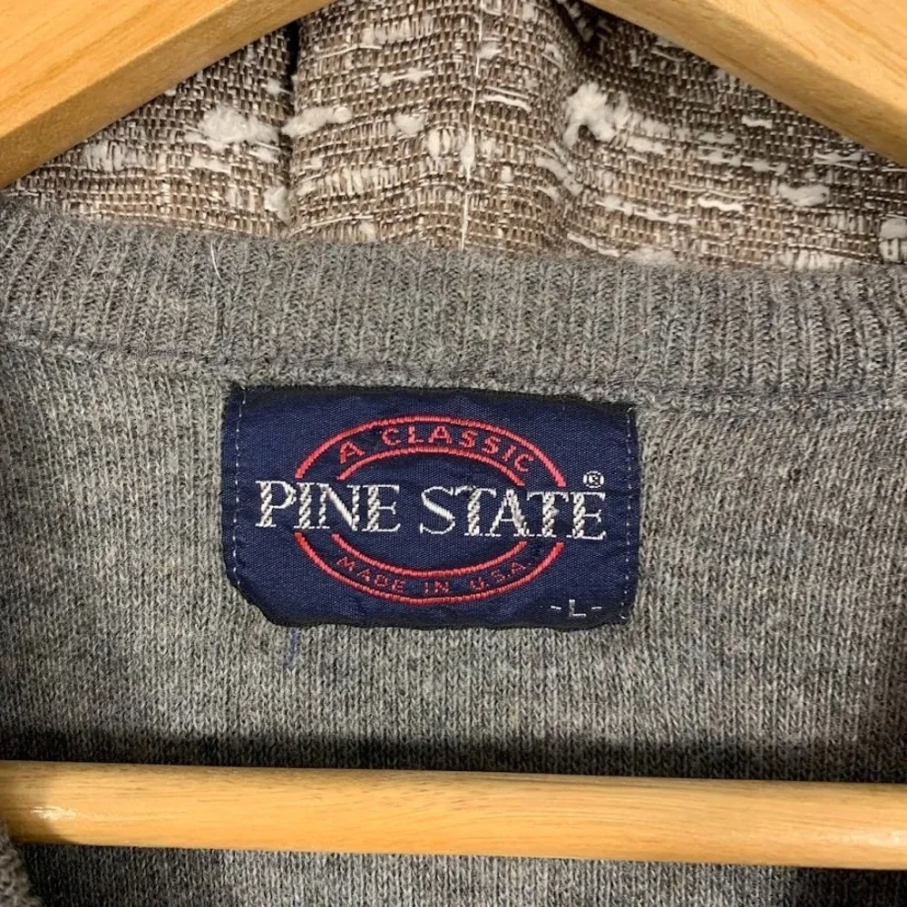 Vintage Chevrolet The Heartbeat of America V-Neck Sweater Pine State Men's Large
